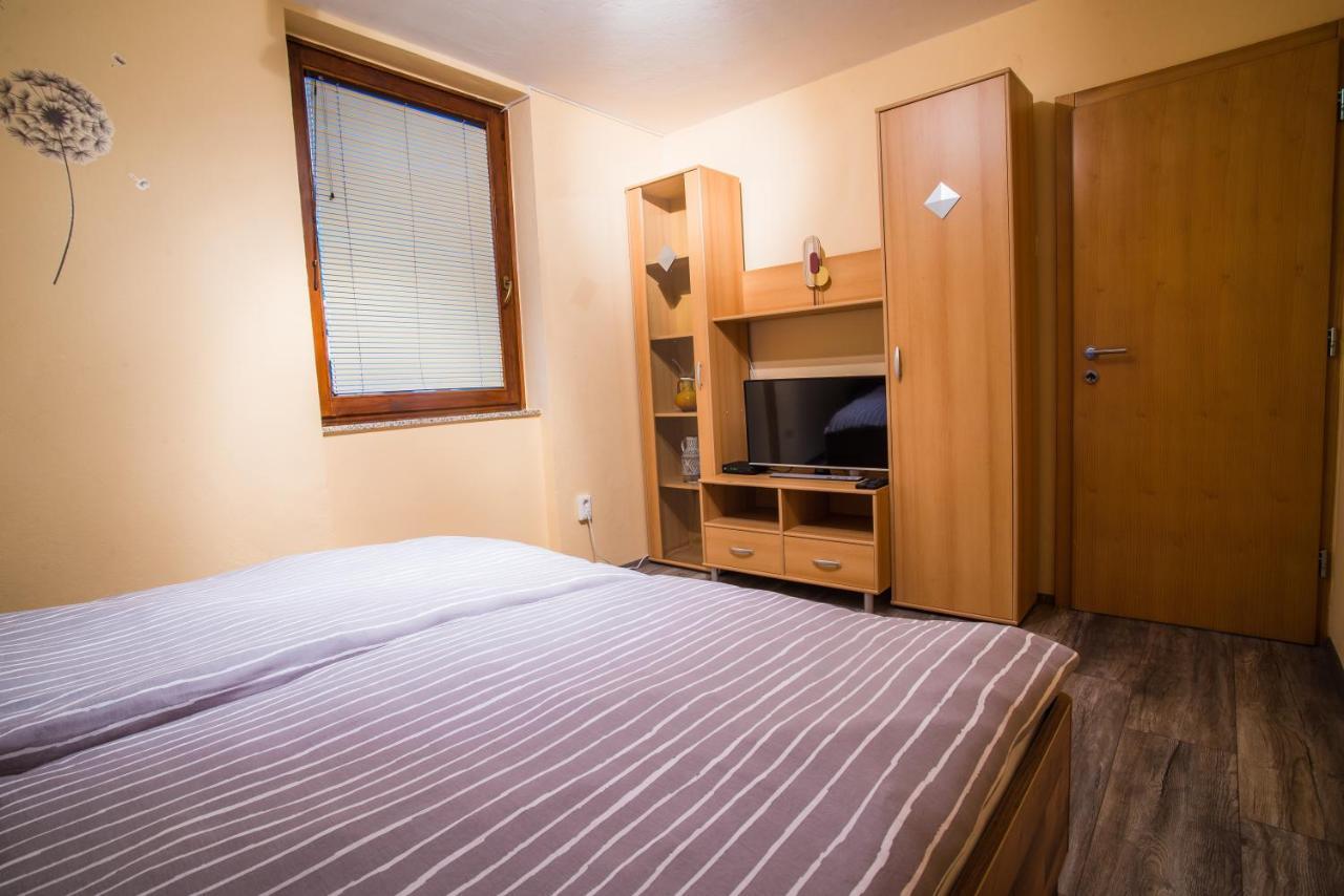 Apartment Veninsek Luce Екстер'єр фото